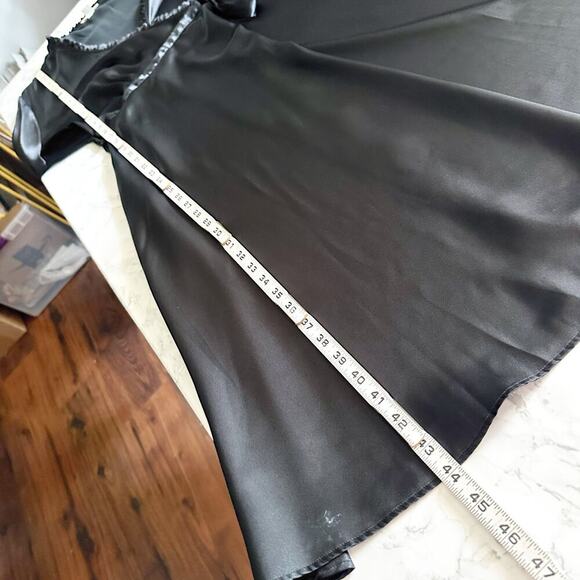 Flora by Flora Nikrooz Stella Black Satin Venise Trim Robe Women's Size XXL - Picture 11 of 11